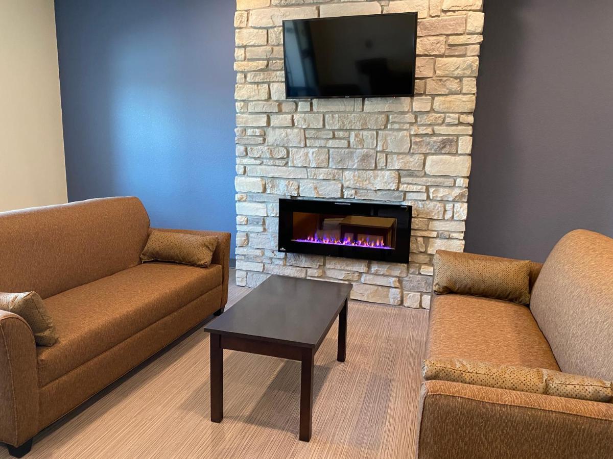 Cobblestone Inn & Suites - Forest City Esterno foto