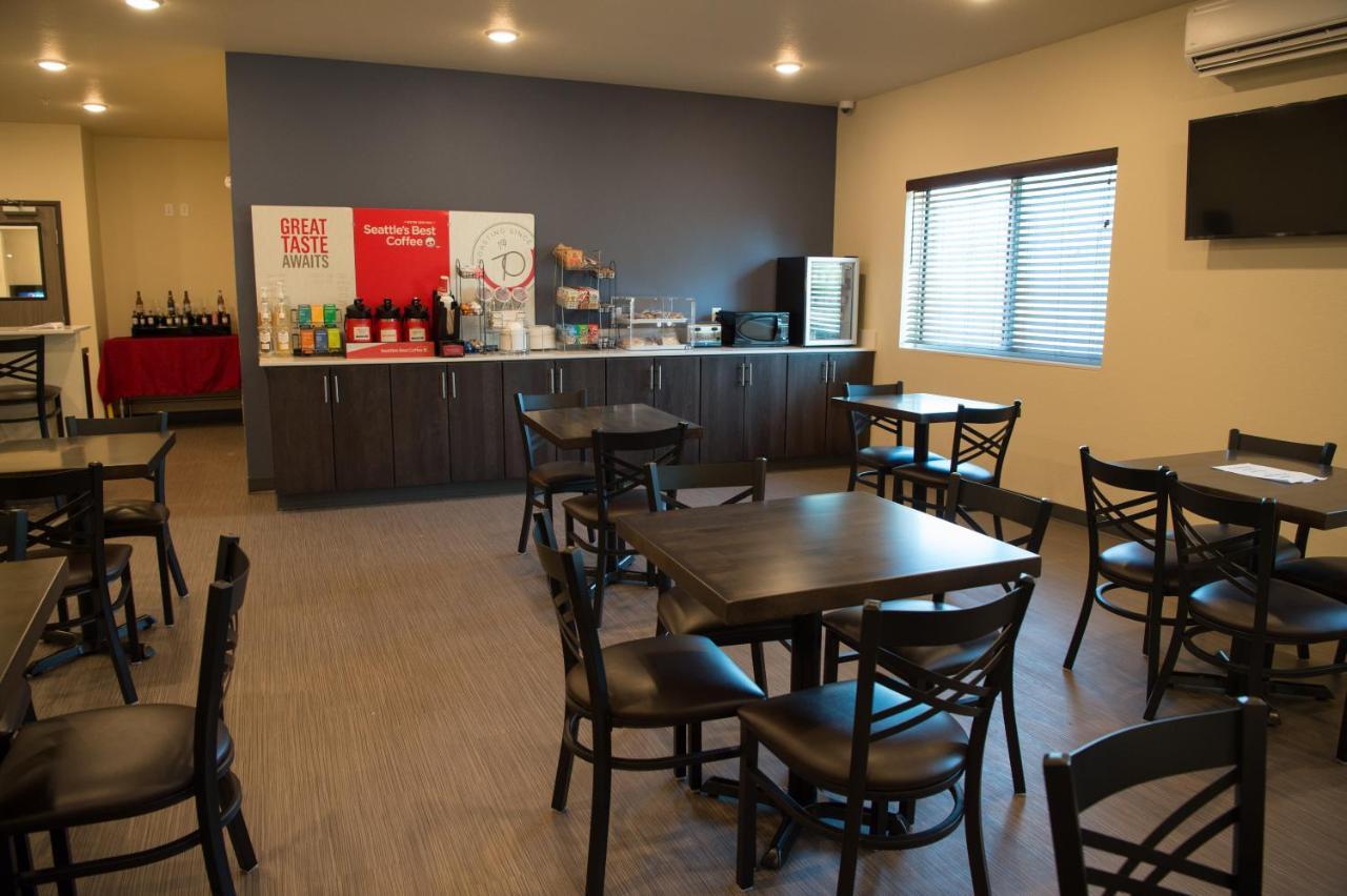 Cobblestone Inn & Suites - Forest City Esterno foto
